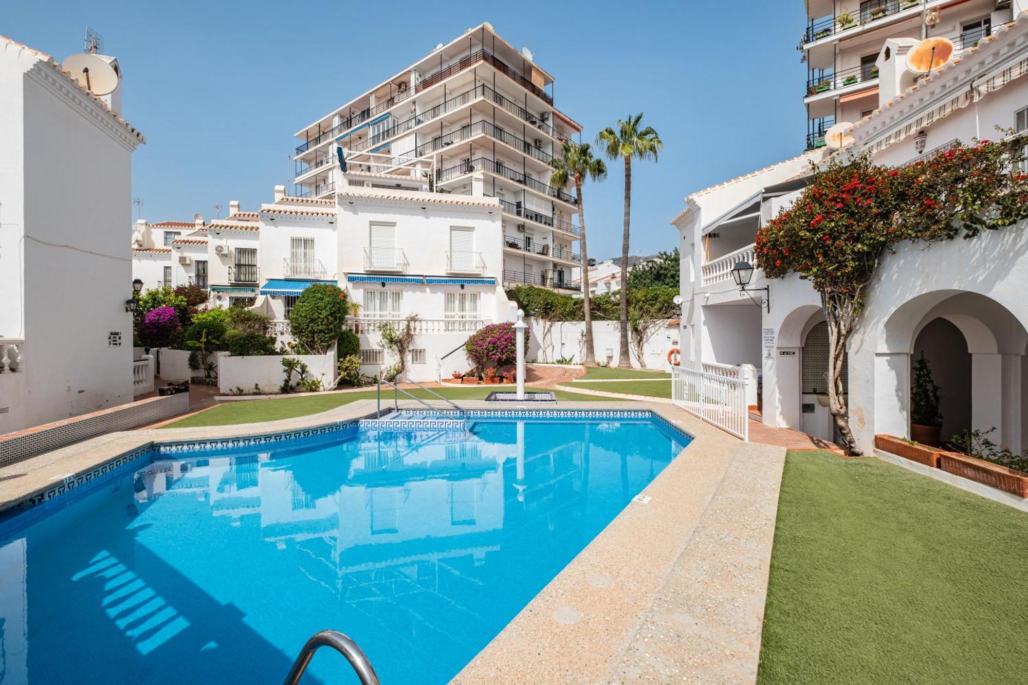 Bright Spacious 1 Bed Apartment Nerja Exterior foto
